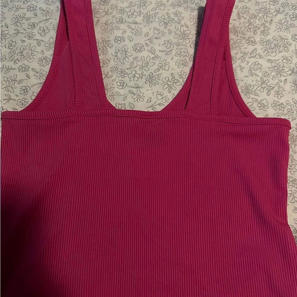 Shein tank 
size xs